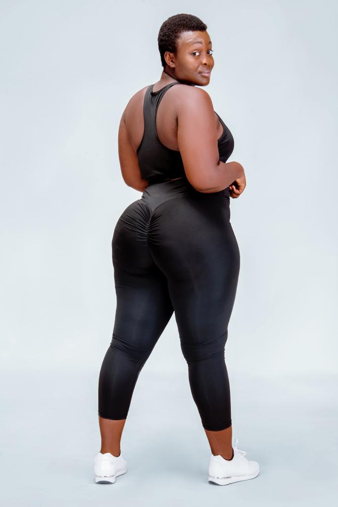 Kits4fitness 2 pieces Black  Crop top and high waist leggings set - www.kits4fitness.com